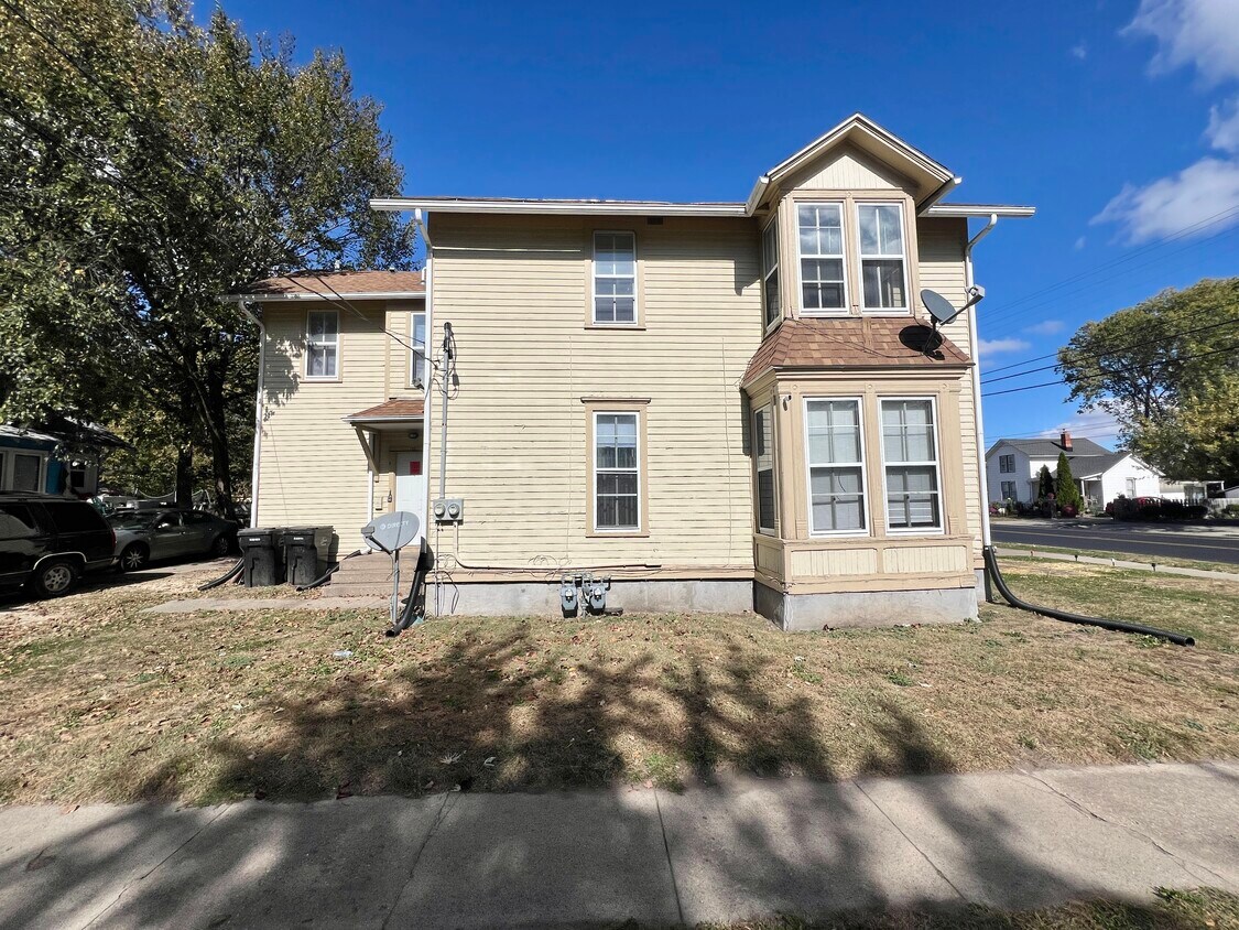 Primary Photo - 705 Euclid Ave