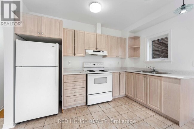 Building Photo - 67 Florence Crescent