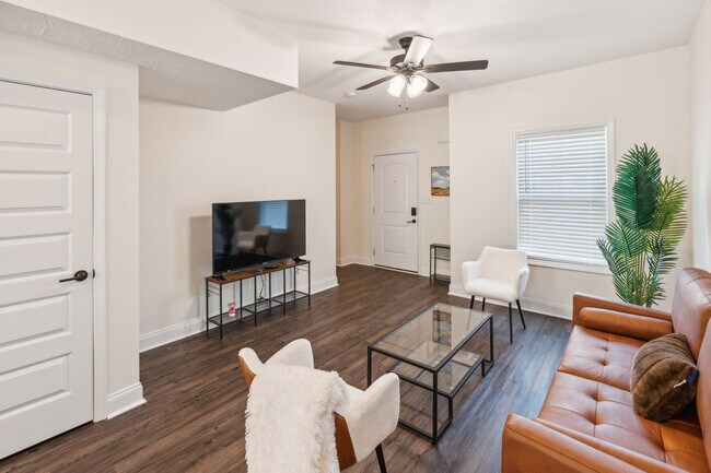 Foto del edificio - 874 Needmore Rd