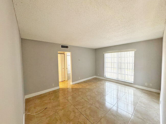 Building Photo - 4411 Treehouse Ln