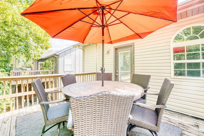 Building Photo - 1517 NW Bell Royal Ct