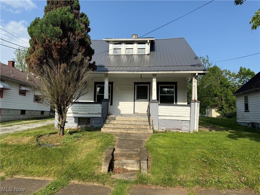 Primary Photo - 210 Perry St