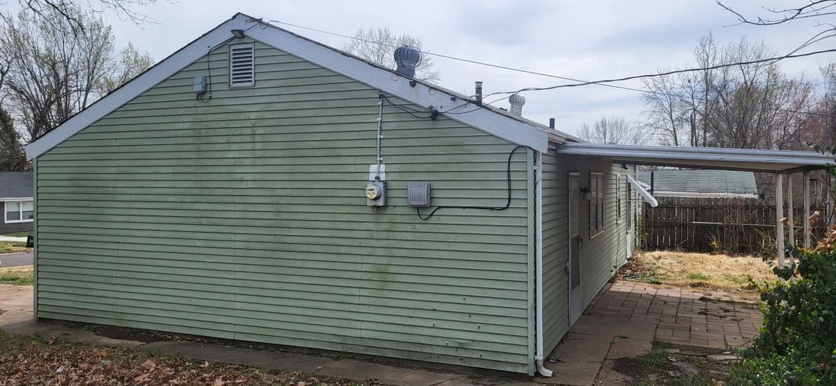 Building Photo - 9877 Dennis Dr