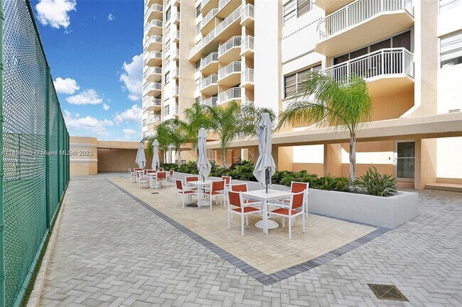 Foto del edificio - 18051 Biscayne Blvd