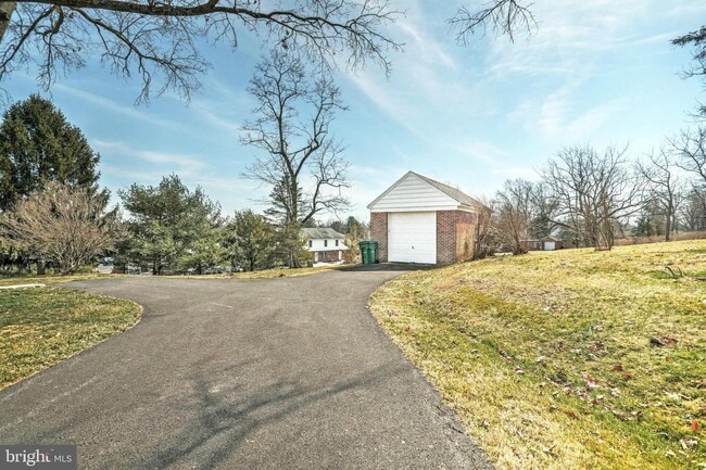 Building Photo - 314 Springs Ave