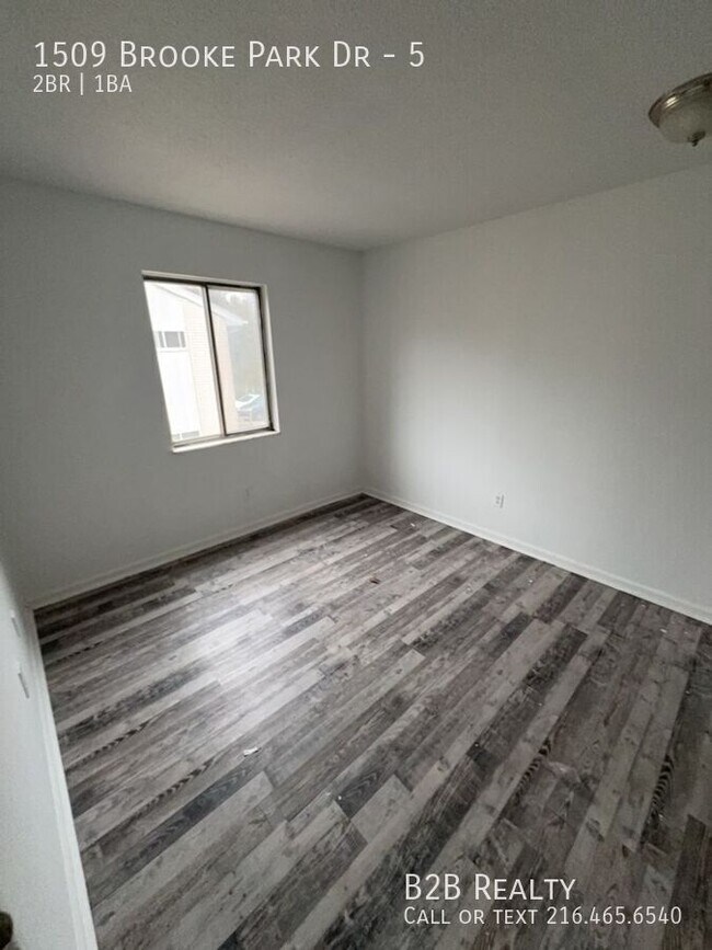 Foto del edificio - 1509 Brooke Park Dr