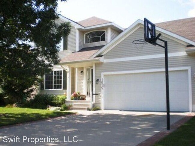 Building Photo - 3 br, 2.5 bath House - 1015 15th Street So...