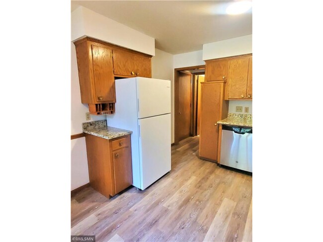 Foto del edificio - 3300 39th Ave NE
