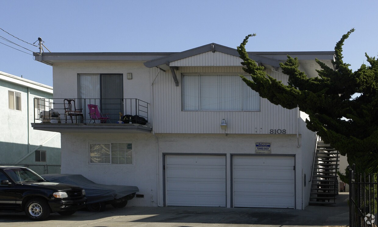 Foto del edificio - 8108 Olive St