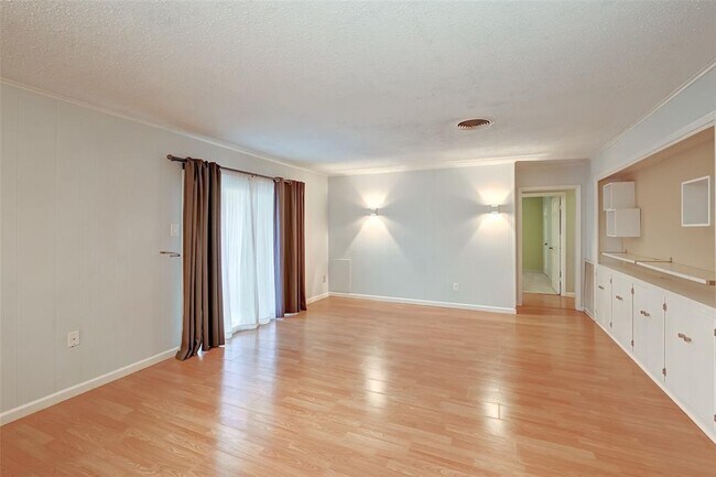 Foto del edificio - 7335 Osage Rd