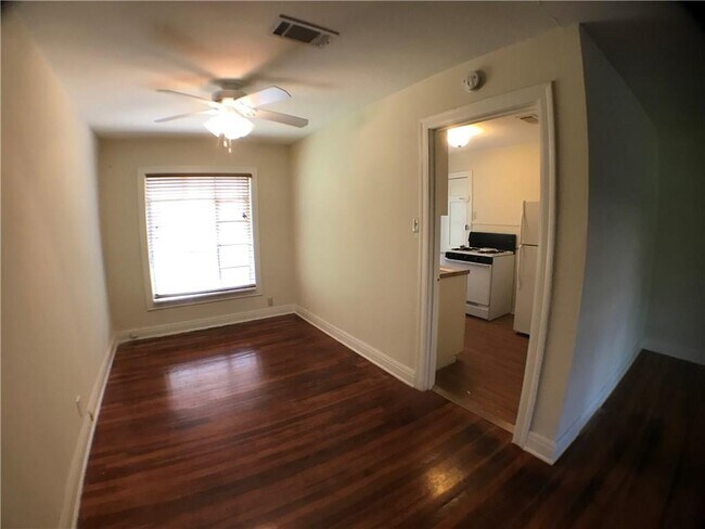 Foto del edificio - 2509 Enfield Rd