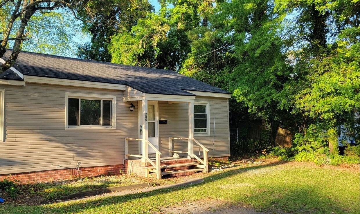 Primary Photo - Fully Renovated Home in Havelock