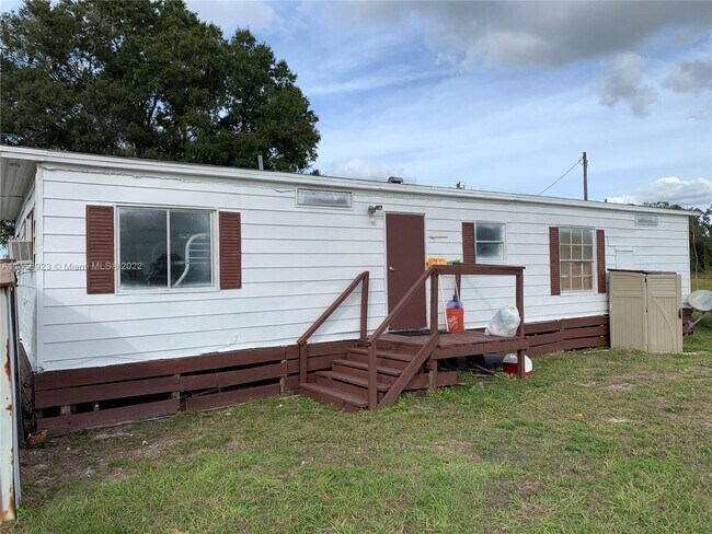 Building Photo - 702 160