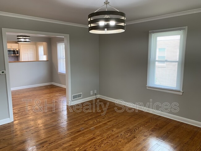 Building Photo - 5166 Winthrop Ave