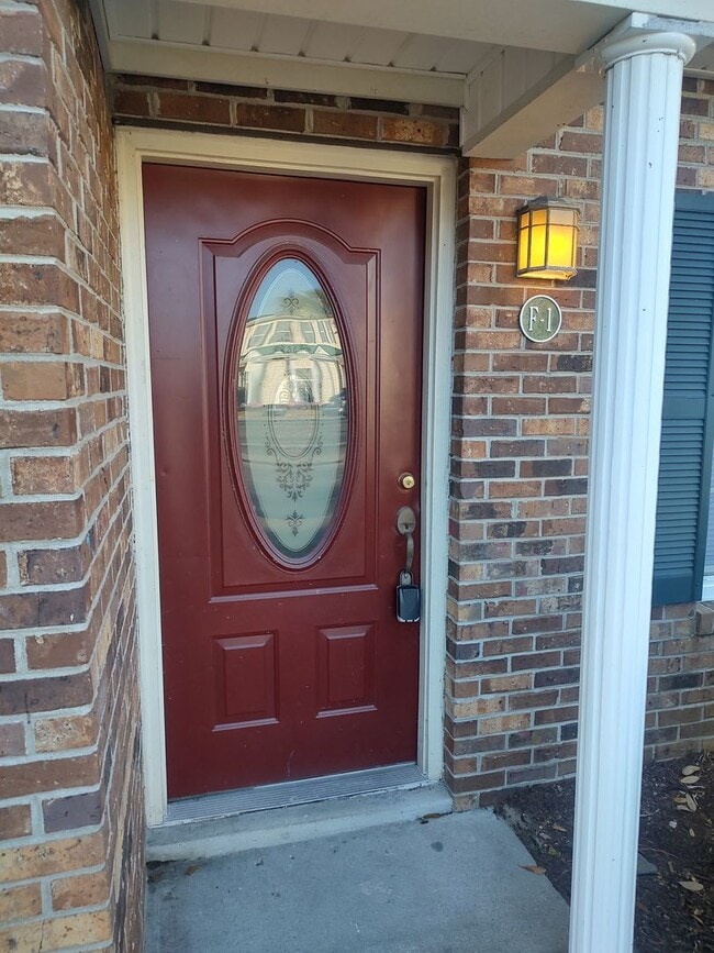 Building Photo - Spacious 2BD/2.5BA Townhome super close to CCU, HGTC, and CMC!