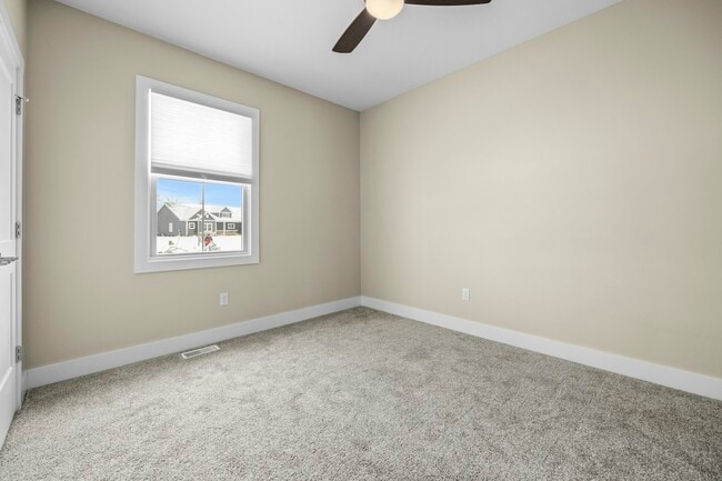 Building Photo - 37 Briarcrest Dr