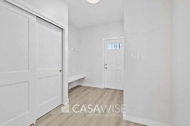 Photo du bâtiment - 10248-10157 157 St NW