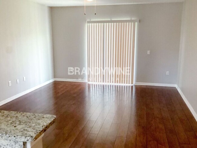 Foto del edificio - MOVE IN SPECIAL!! $1000 OFF JUNE Rent with...