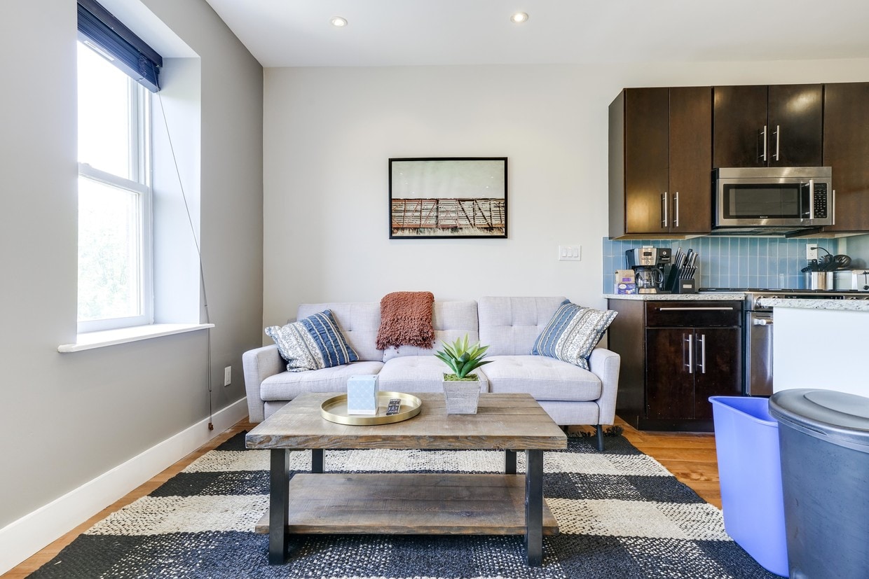 1926 17th St NW, Washington, DC 20009 1926 17th St NW Washington, DC