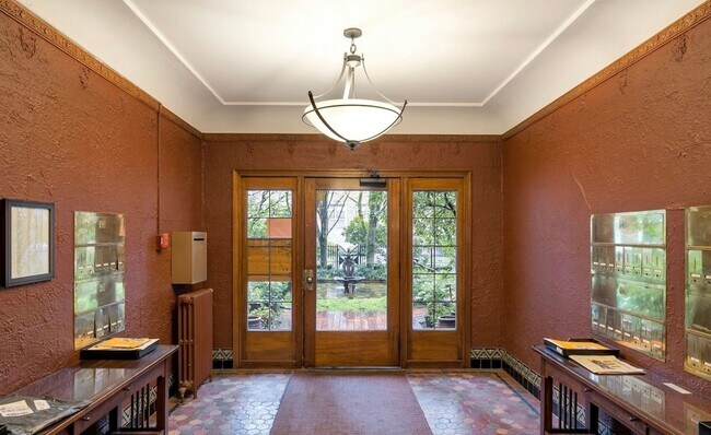 Foto del edificio - Garden Court Condominium ~ Capitol Hill