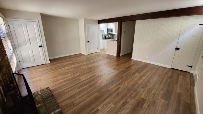 Building Photo - 1827 Canyon Dr
