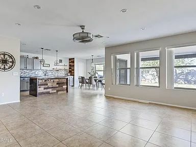 Building Photo - 1370 S Eucalyptus Pl