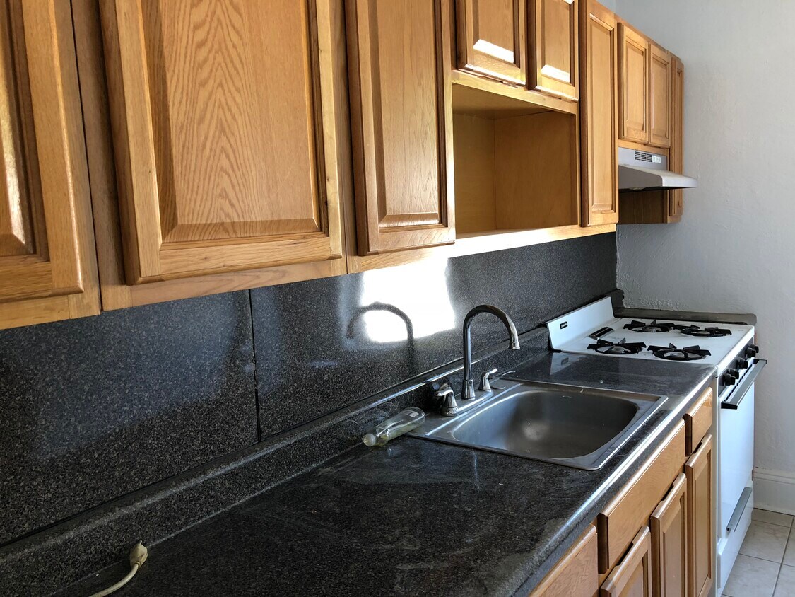 Primary Photo - 162 Avenue C