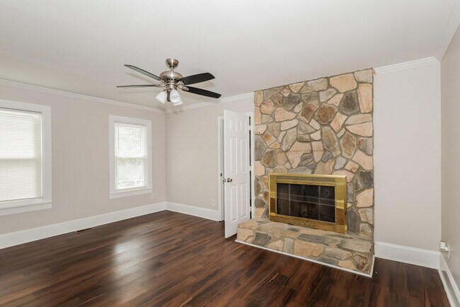 Foto del edificio - 9907 Fairway Ridge Rd