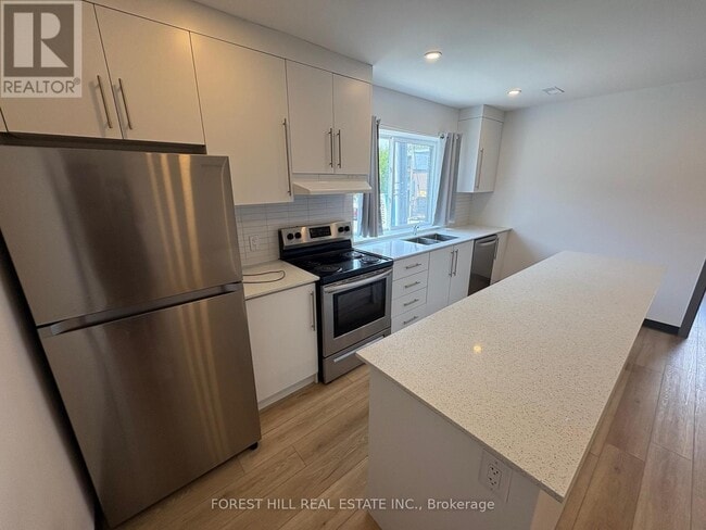 Photo du bâtiment - 2879 Danforth Ave