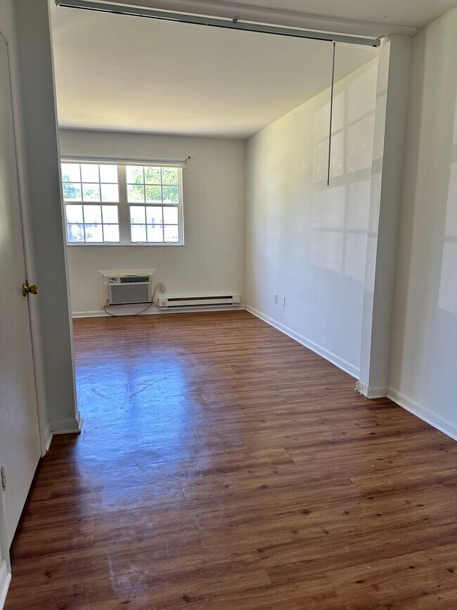 Foto del edificio - 7610 Bellehaven Drive (Unit 8)