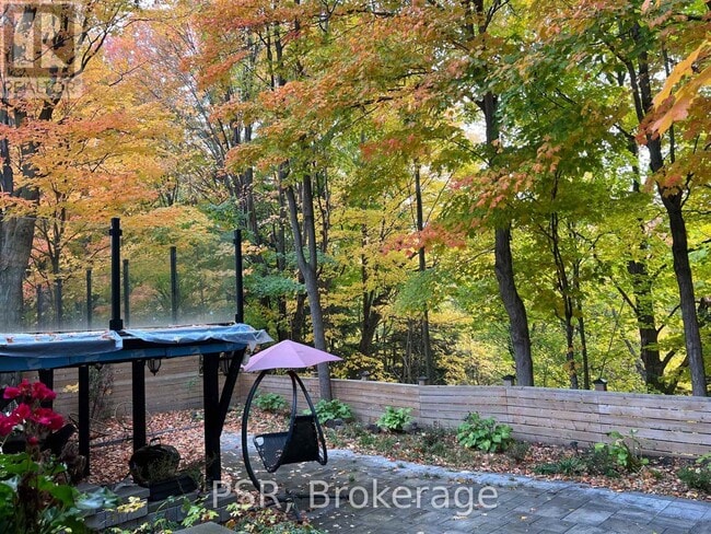 Building Photo - 2b Roycrest Ave