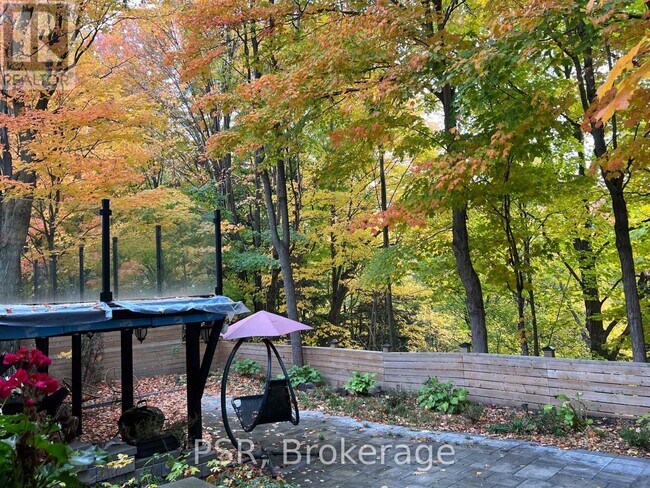 Photo du bâtiment - 2b Roycrest Ave