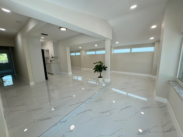Foto del edificio - 1140 NE 183rd St