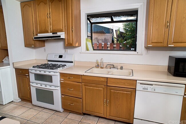 Foto del edificio - 7500 Fallbrook Ave