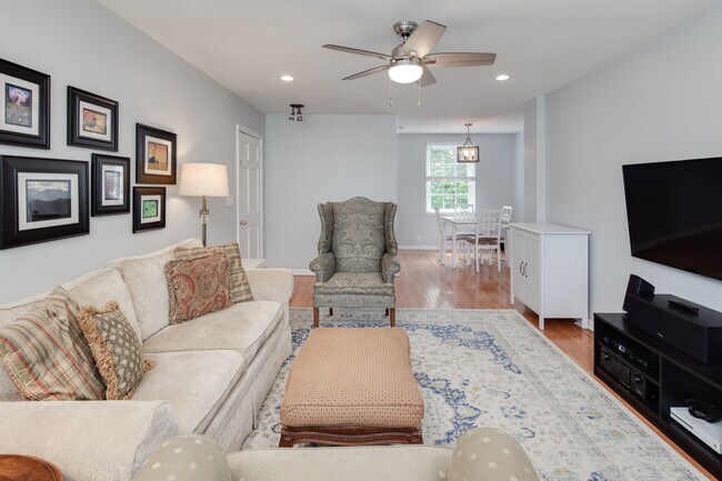 Foto del edificio - 3281 S Stafford St