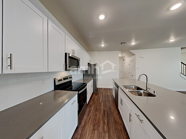Building Photo - 9653 N Avenida Lucena