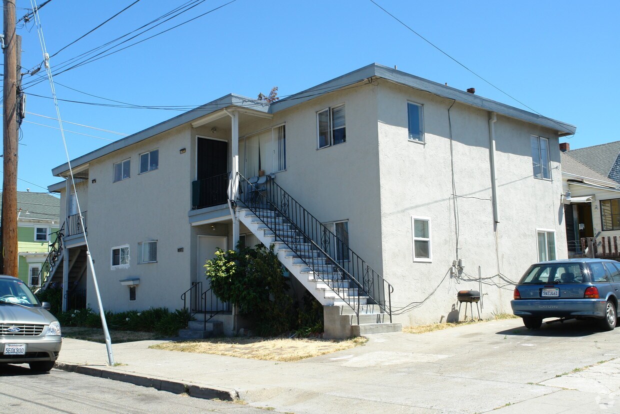 Primary Photo - 5664-5670 Gaskill St