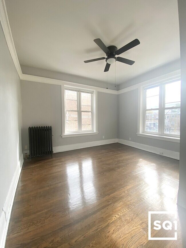 Foto del edificio - 1251 W Rosemont Ave