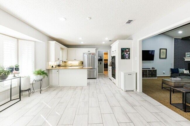 Foto del edificio - Discover Your Oasis: Spacious 3-Bed Lubboc...