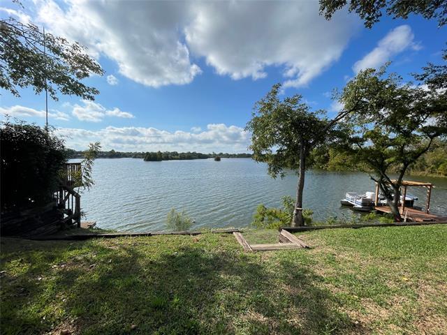 Building Photo - 2121 Bay View Dr