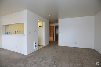 Sammamish Beach Club Apartments - 8