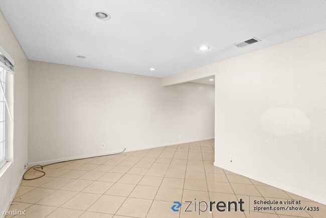 Building Photo - 308 El Rancho Verde Dr