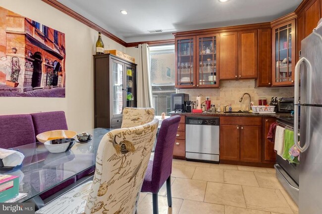 Building Photo - 1704 Wallace St