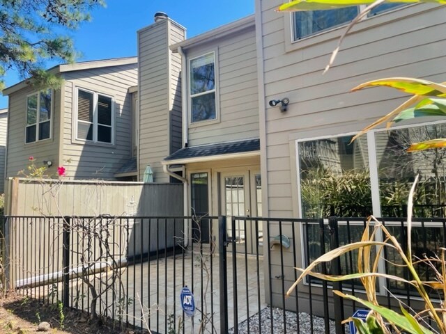 Building Photo - 9400 Doliver Dr