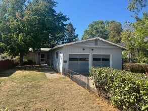 Building Photo - 510 Plum St