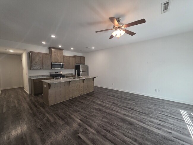 Foto del edificio - 320 Westbrook Ct