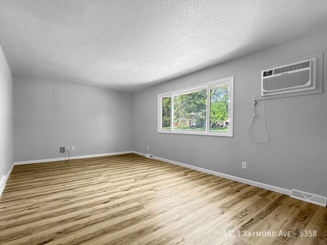 Foto del edificio - 5358 Raymond Ave