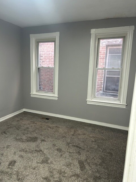 Foto del edificio - 217 Parker Ave