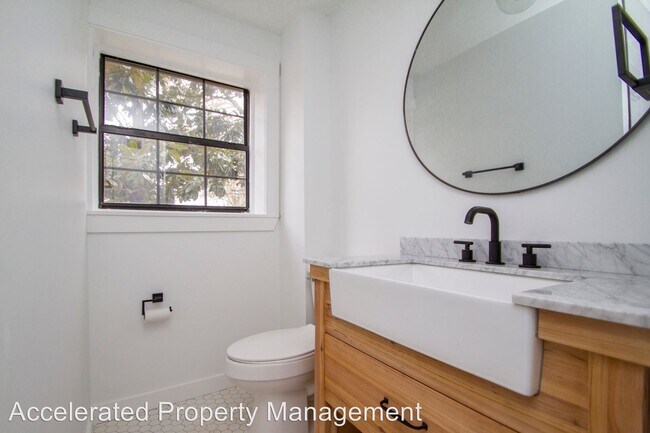 Foto del edificio - 511 W 16th St