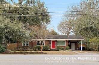 Building Photo - 713 Magnolia Rd